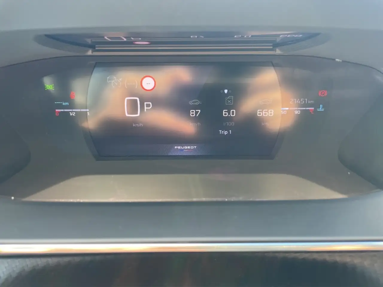 Peugeot 2008 GT PT 130 EAT8 Navi LED ACC 360 Kamera Apple CarPl — Galerie du véhicule 15