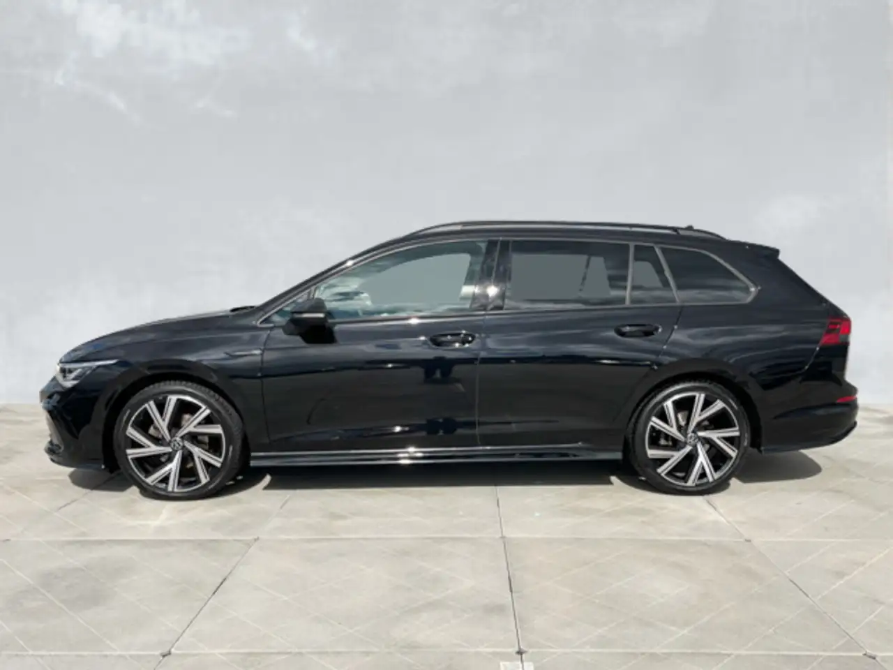 Volkswagen Golf Variant Golf VIII Variant 1.5 eTSI DSG R-Line Navi AHK L — Vehicle gallery 3