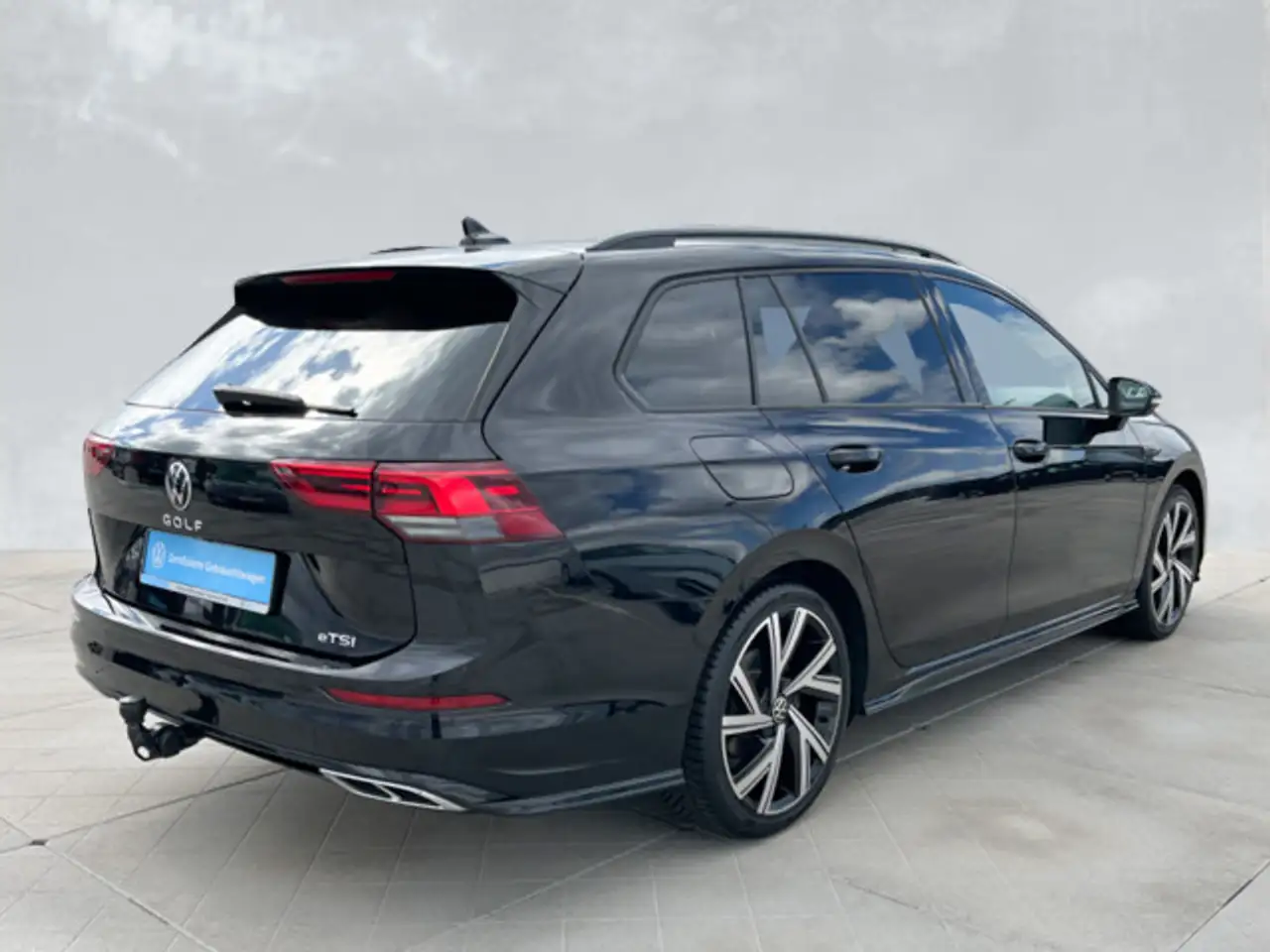 Volkswagen Golf Variant Golf VIII Variant 1.5 eTSI DSG R-Line Navi AHK L — Vehicle gallery 4