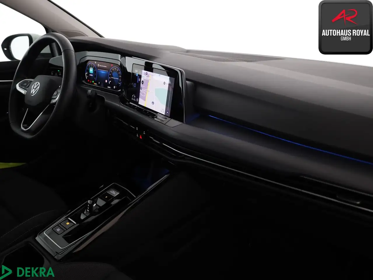 Volkswagen Golf VIII 2.0 TSI STYLE MASSAGE,MEMORY,KAMERA,SH — Galería del vehículo 10