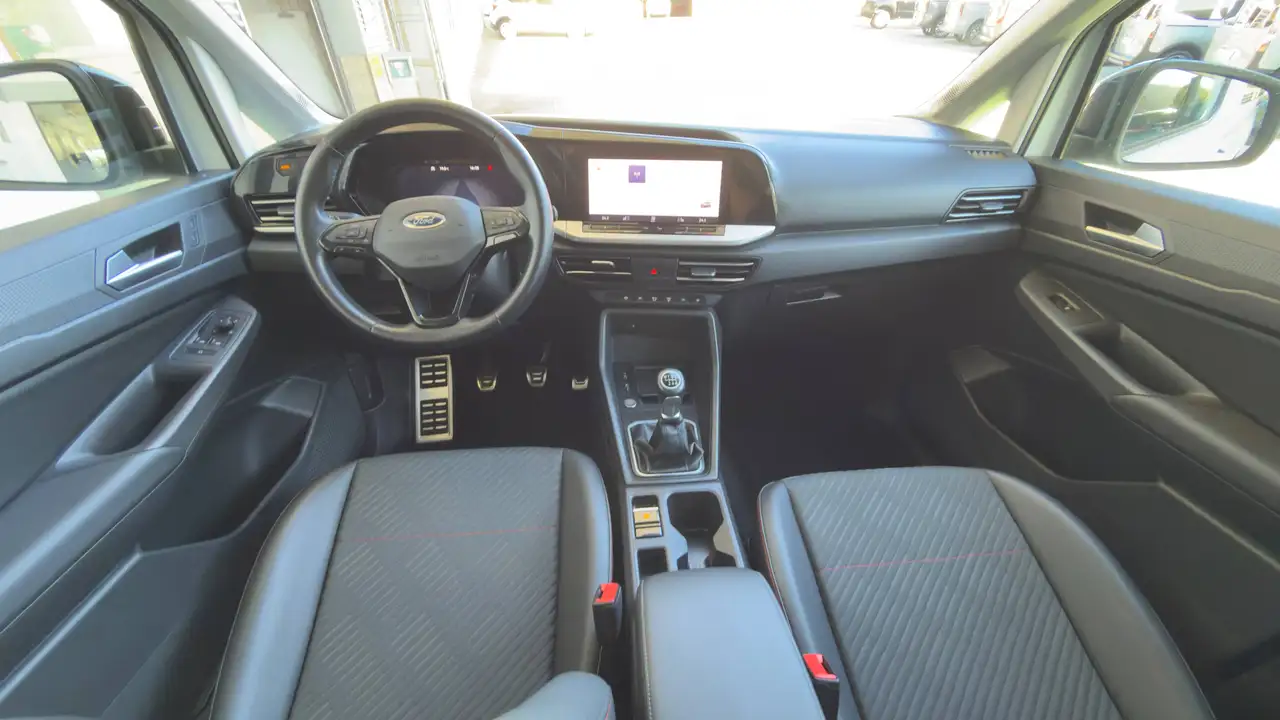 Ford Tourneo Connect 1.5 Sport mit Freisprecheinrichtung via Bluetooth über SYNC 4, Sitz- Lenkrad- und Frontscheibenheizung, 18" Aluräder, uvm — Vehicle gallery 4