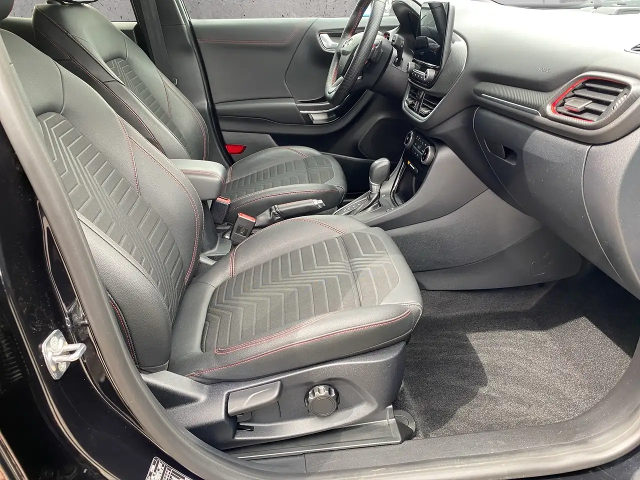 Ford Puma 1.0EB ST-Line X AHK/NAVI/PANO/LED/B&O/RFK — Vehicle gallery 7