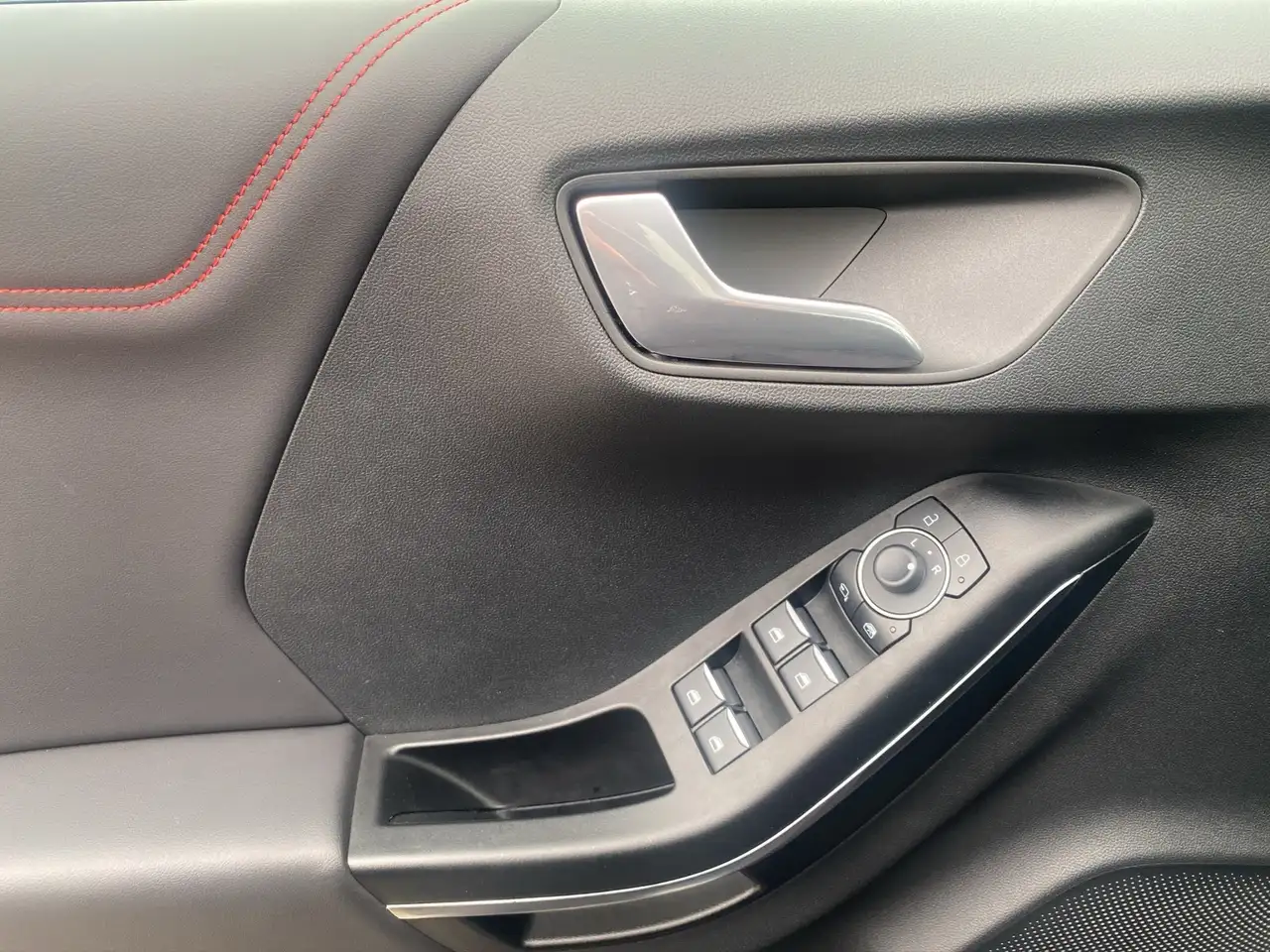 Ford Puma 1.0EB ST-Line X AHK/NAVI/PANO/LED/B&O/RFK — Vehicle gallery 27