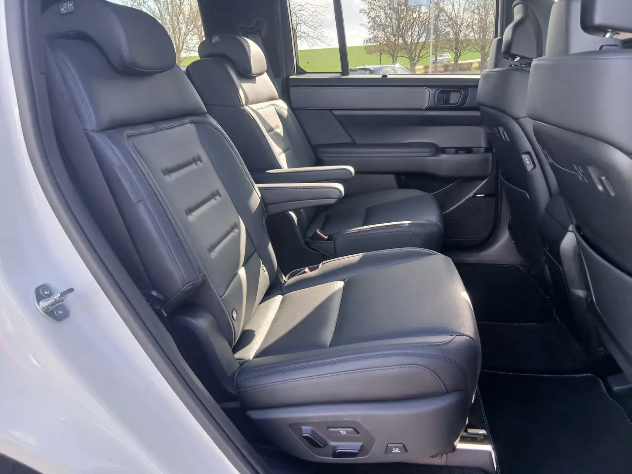 Hyundai SANTA FE Hybrid 1.6 HEV 4WD 6-Sitzer Blackline AHK — معرض صور السيارة 16