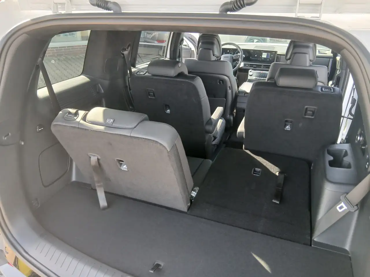 Hyundai SANTA FE Hybrid 1.6 HEV 4WD 6-Sitzer Blackline AHK — معرض صور السيارة 19
