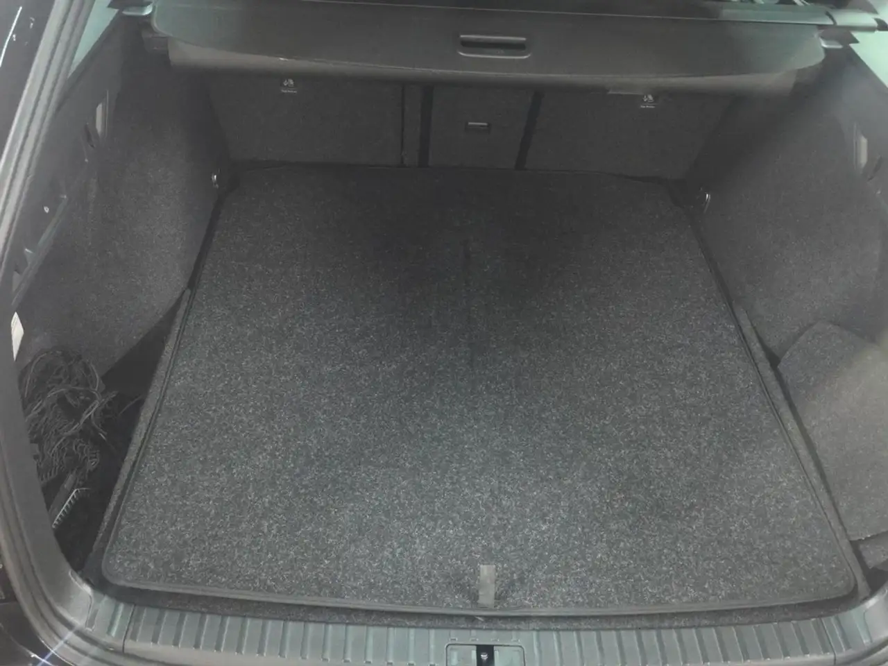 Skoda Octavia Combi RS 2.0 TSI DSG VORB. AHK/NAVI — Galerie du véhicule 18