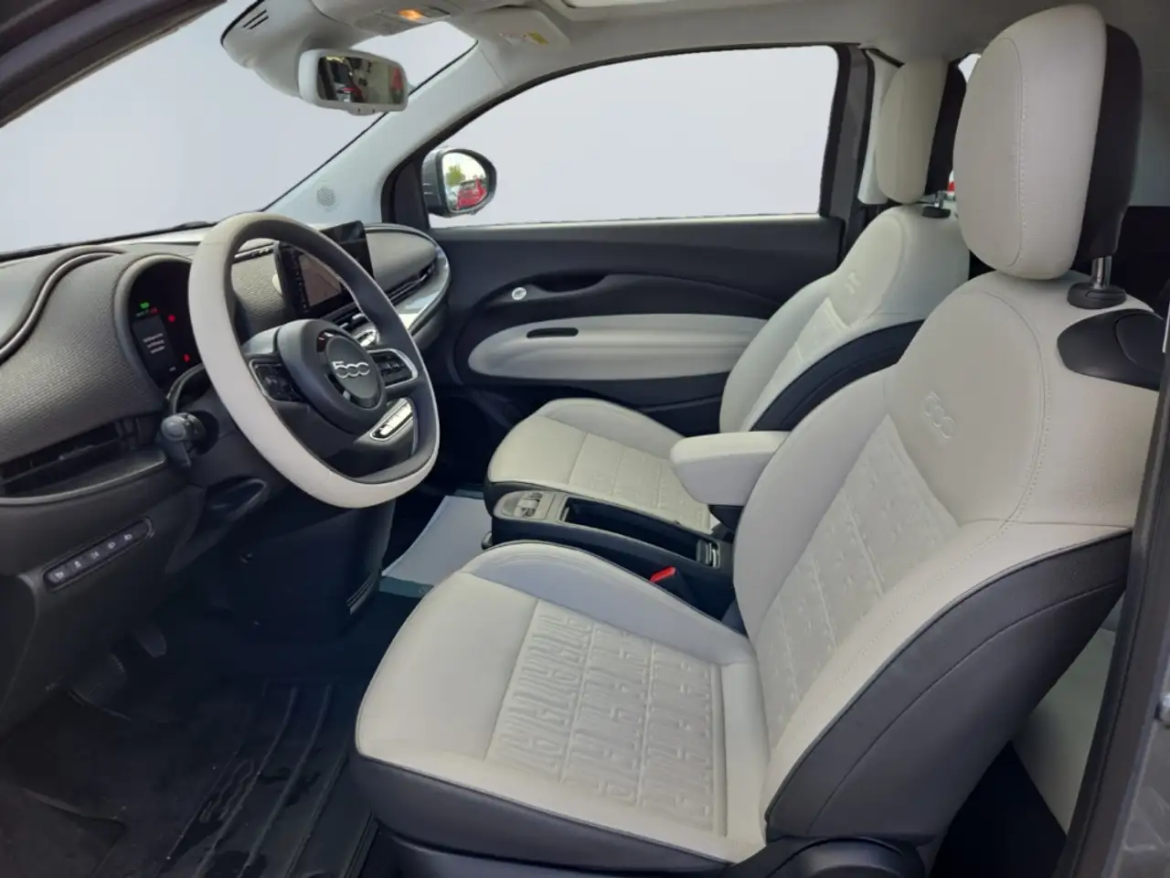 Fiat 500e 3+1 La Prima By Bocelli Navi Soundsystem JBL LED A — Galería del vehículo 9
