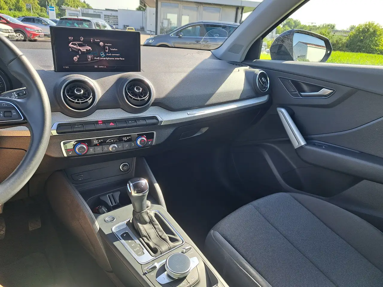Audi Q2 35 TFSI advanced sehr gute Ausstattung — Galería del vehículo 24