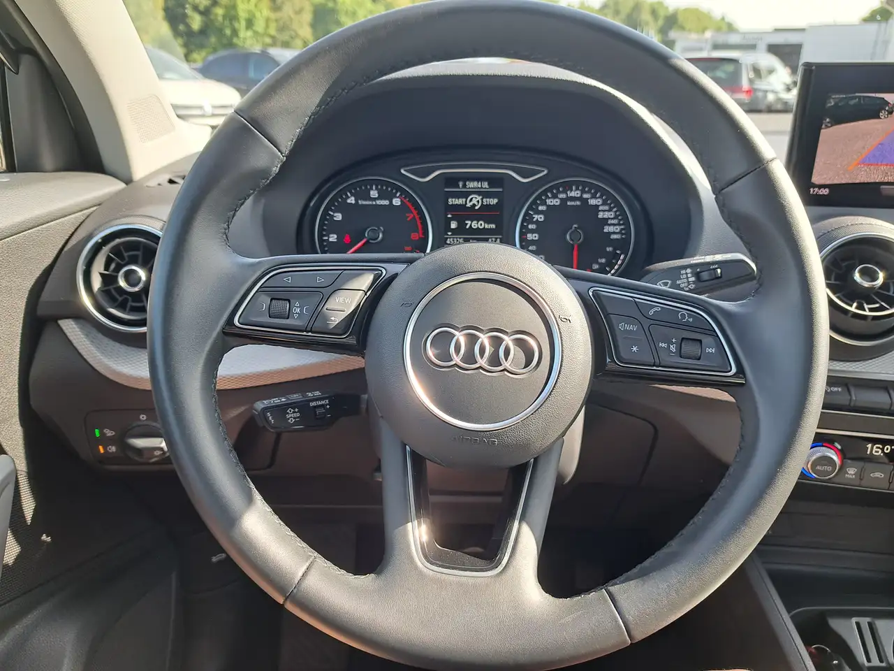 Audi Q2 35 TFSI advanced sehr gute Ausstattung — Galería del vehículo 23