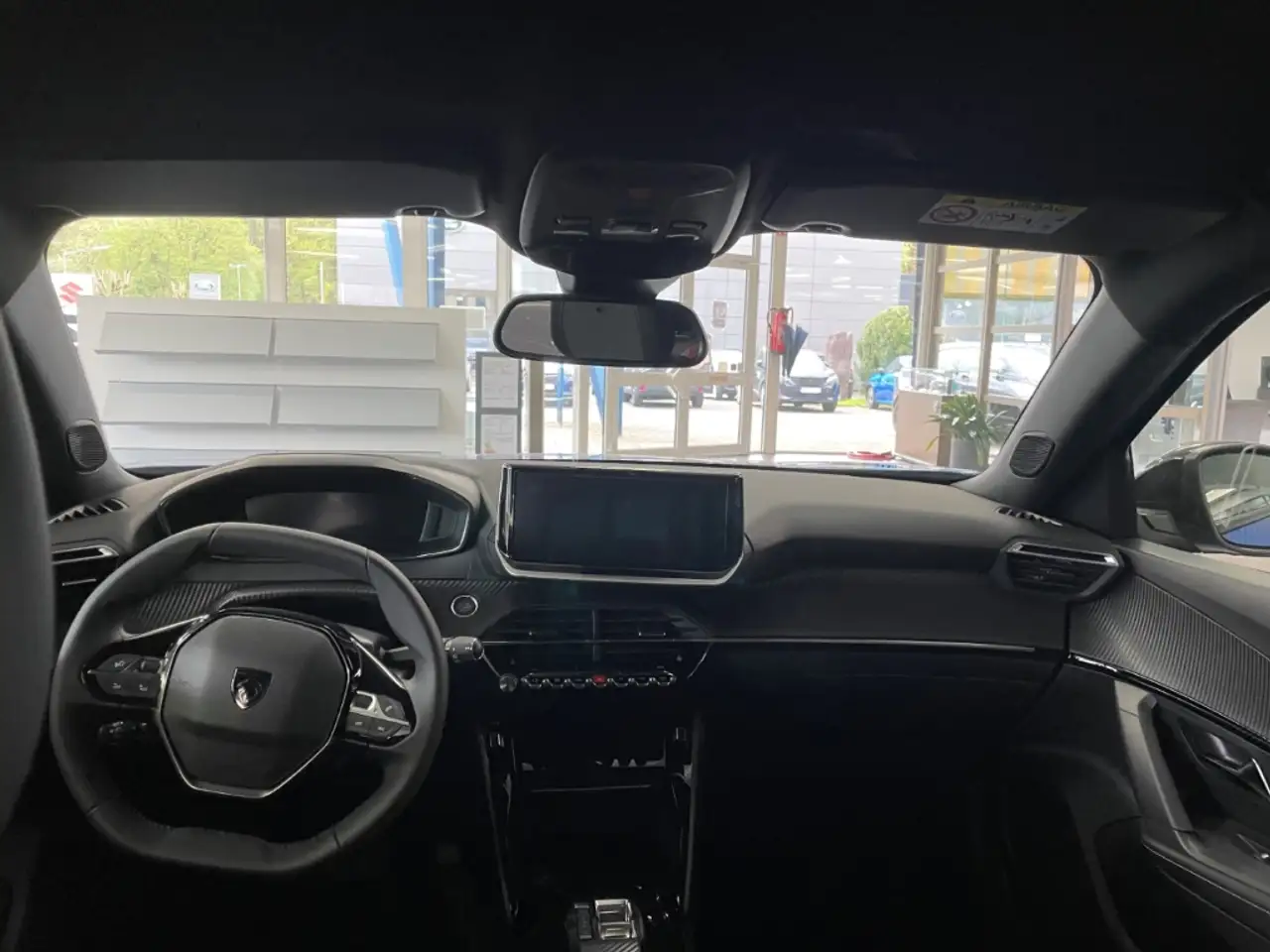 Peugeot 2008 e- Allure 156 LED SITZHEIZUNG 17''LM NAVI — Galerie du véhicule 9