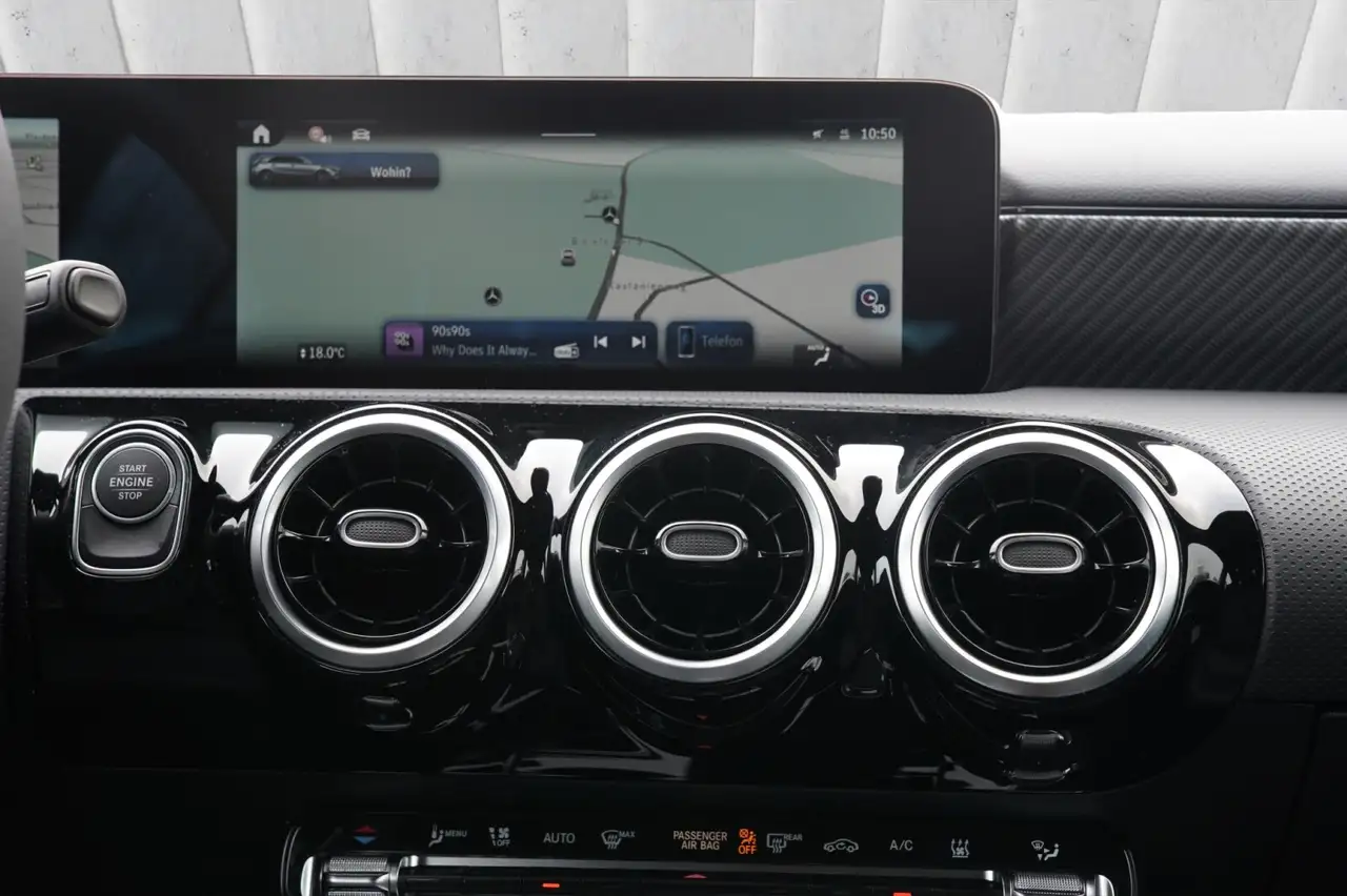 Mercedes-Benz A 250 A 250 e Kompaktlimousine Progressive Park-Paket Keyless — Vehicle gallery 14