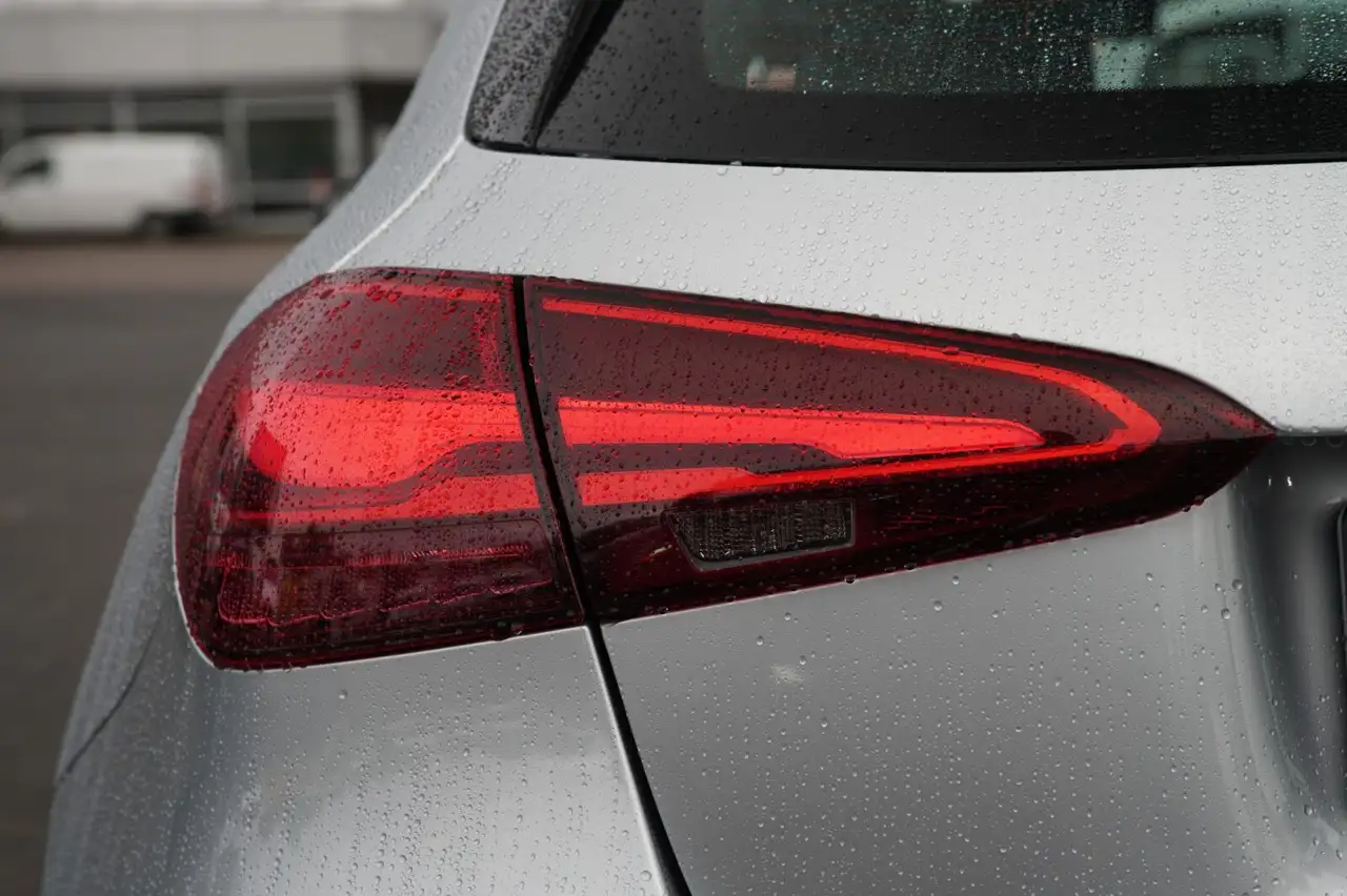 Mercedes-Benz A 250 A 250 e Kompaktlimousine Progressive Park-Paket Keyless — Vehicle gallery 23