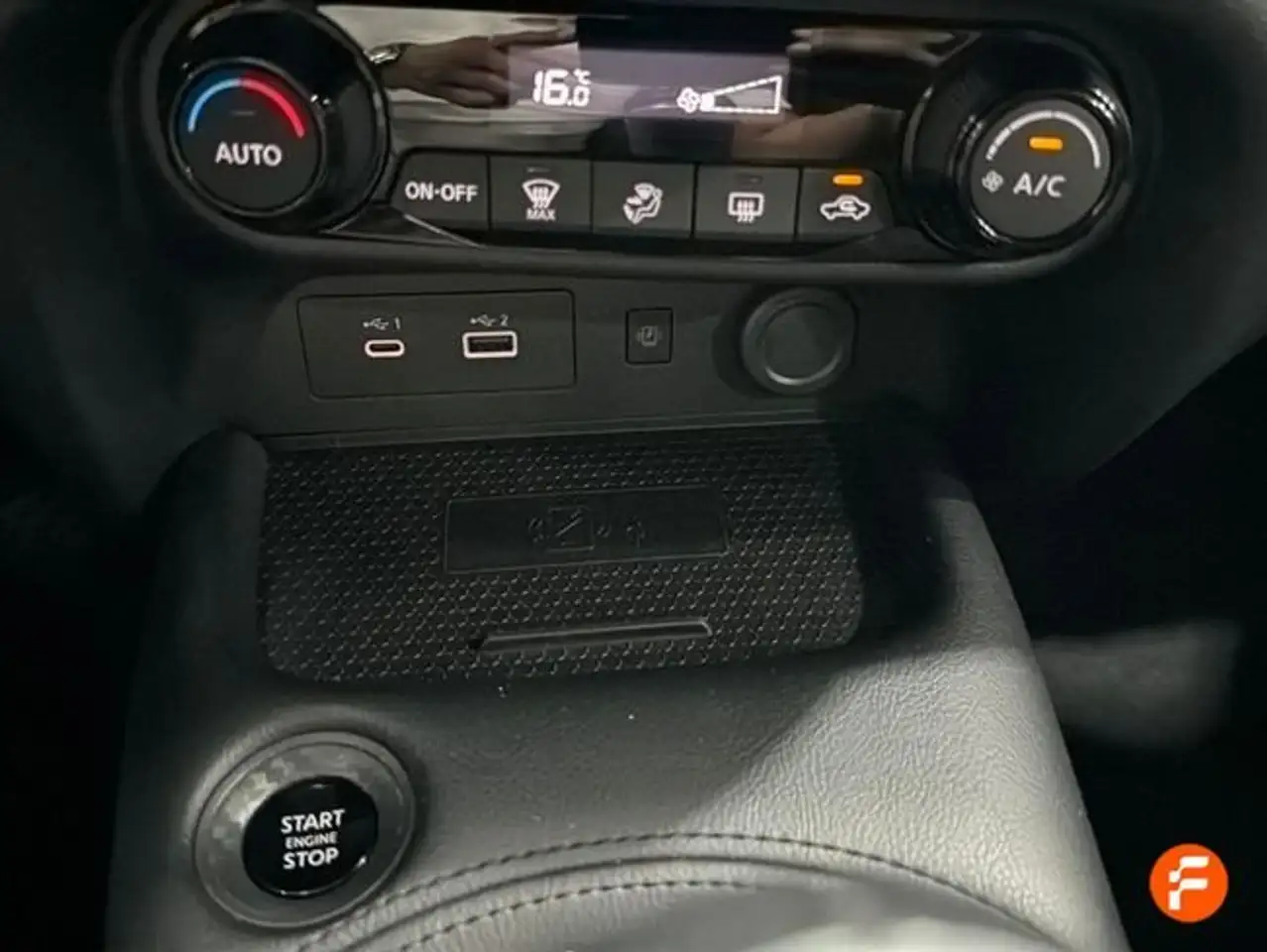 Nissan Juke DIG-T 84 kW (114 CV) 6M/T N-Connecta — Vehicle gallery 20