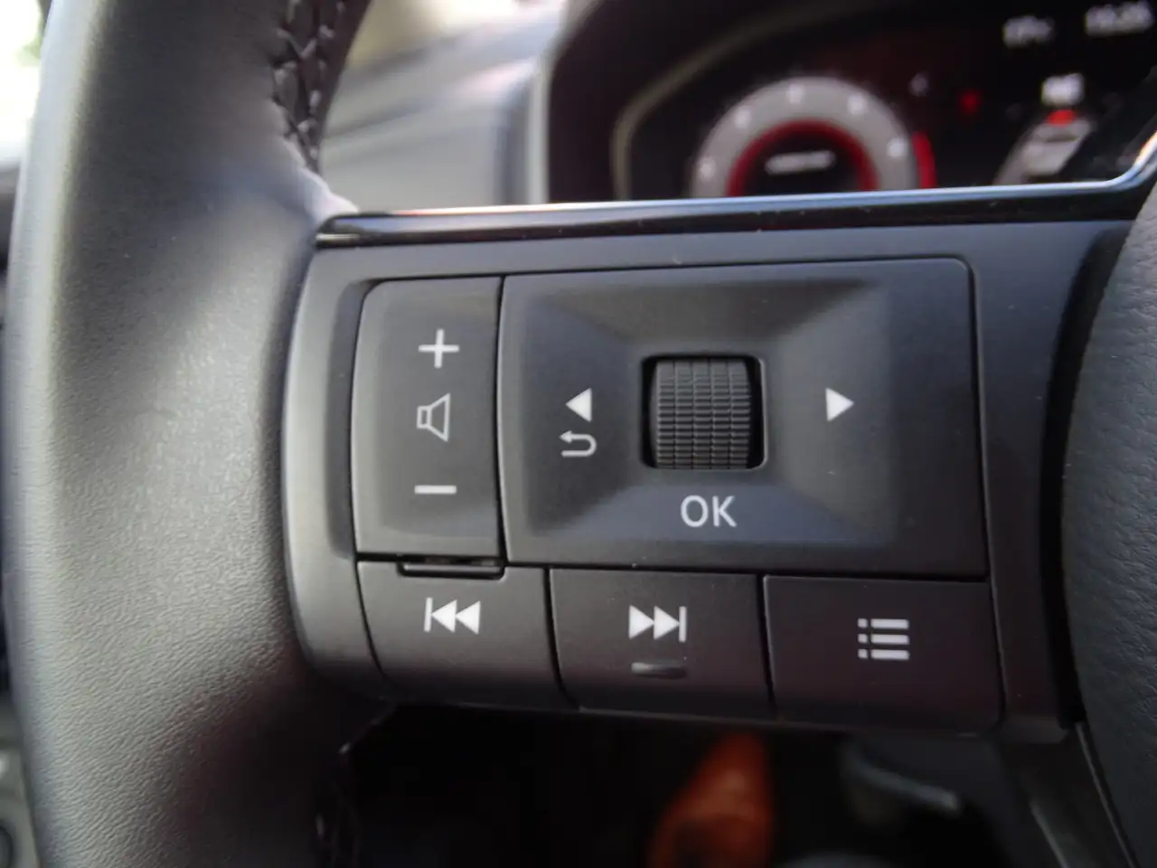 Nissan Qashqai N-Connecta 1.3 Dig-T LED ACC Navi Pano — معرض صور السيارة 20