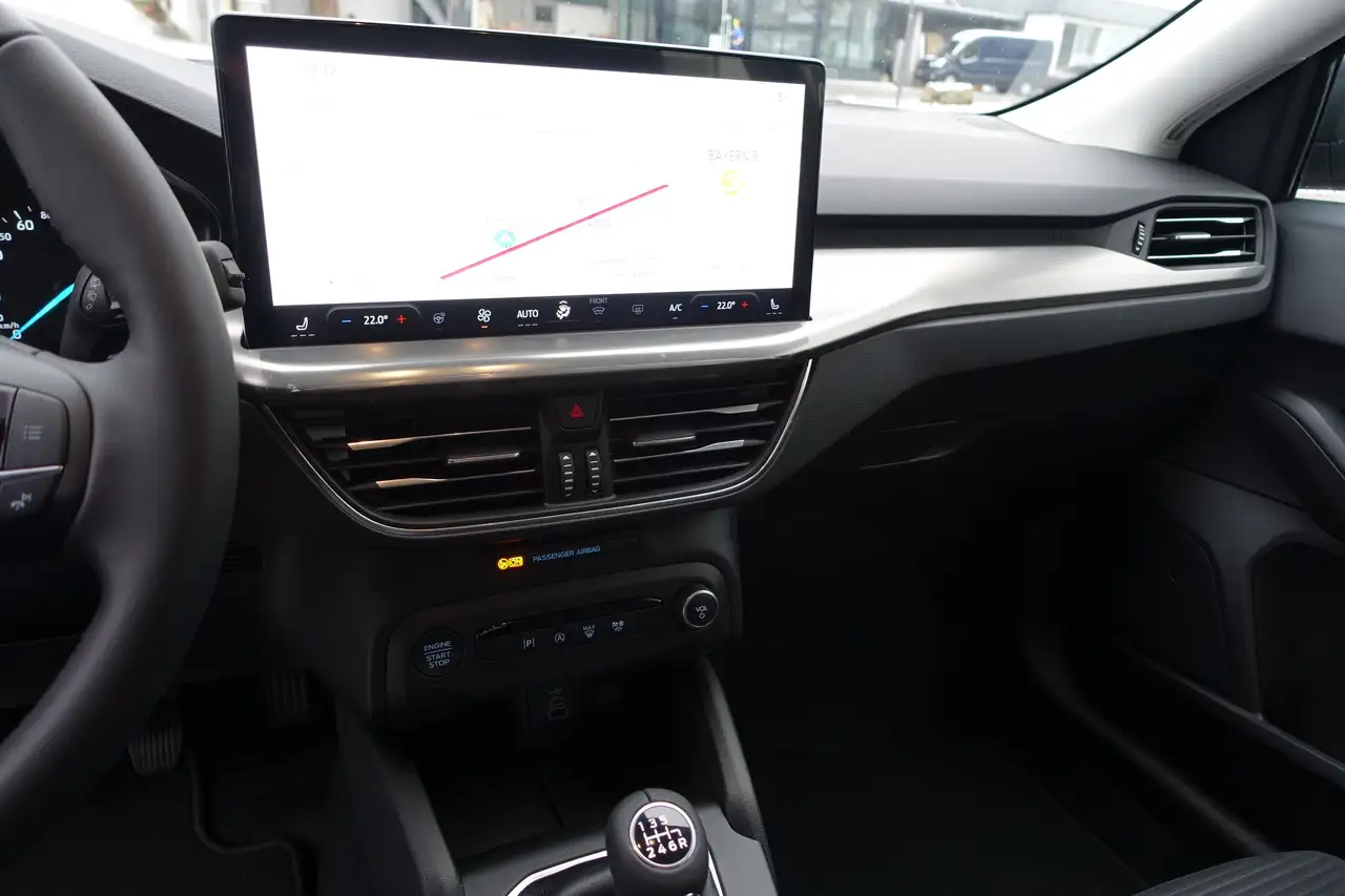 Ford Focus Titanium 5 türig 5 Jahre / 100.000 Garantie — Galerie du véhicule 10