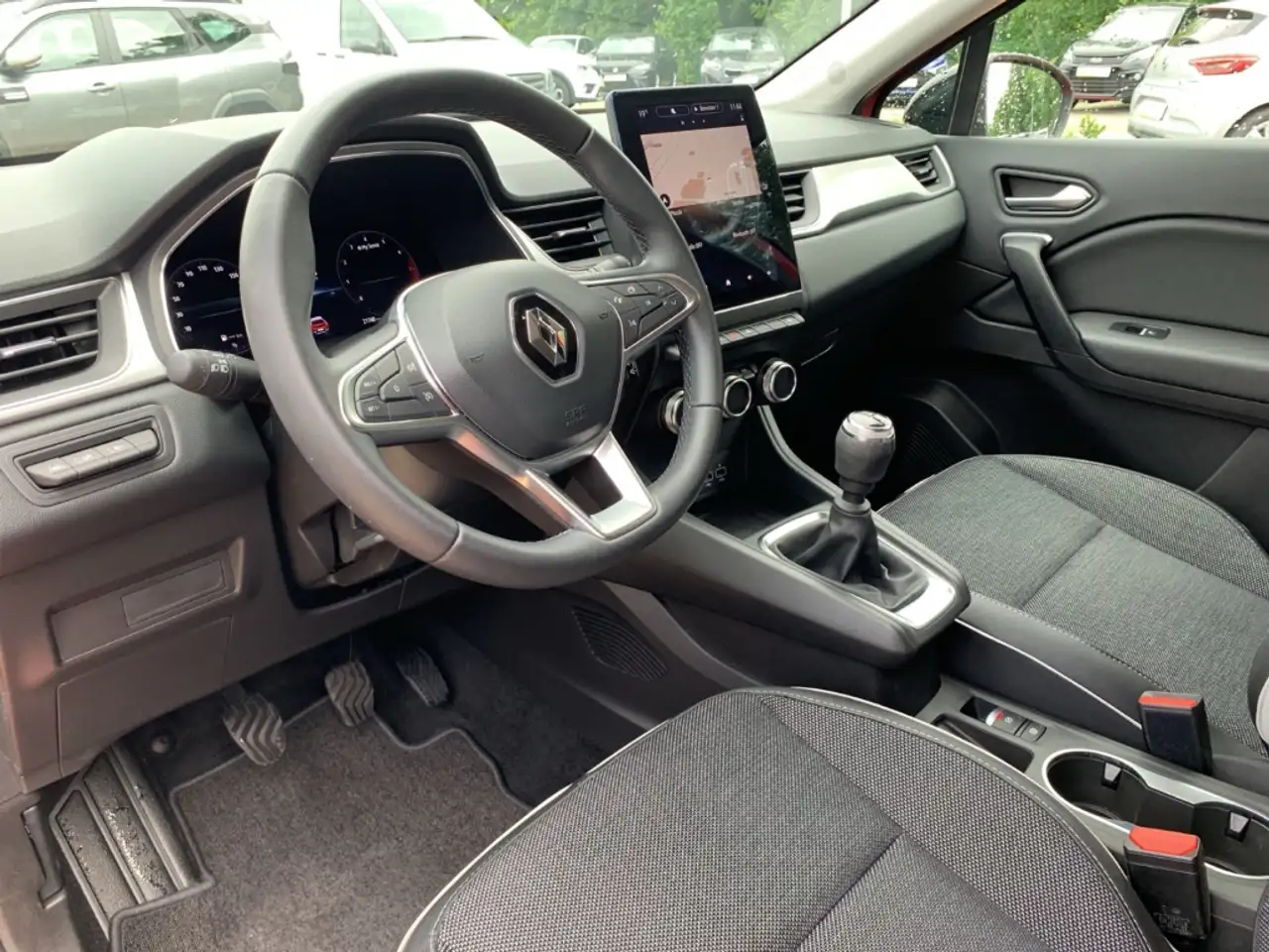 Renault Captur 1.3 TCe 140 Techno Fast Track KAMERA+NAVI — معرض صور السيارة 10