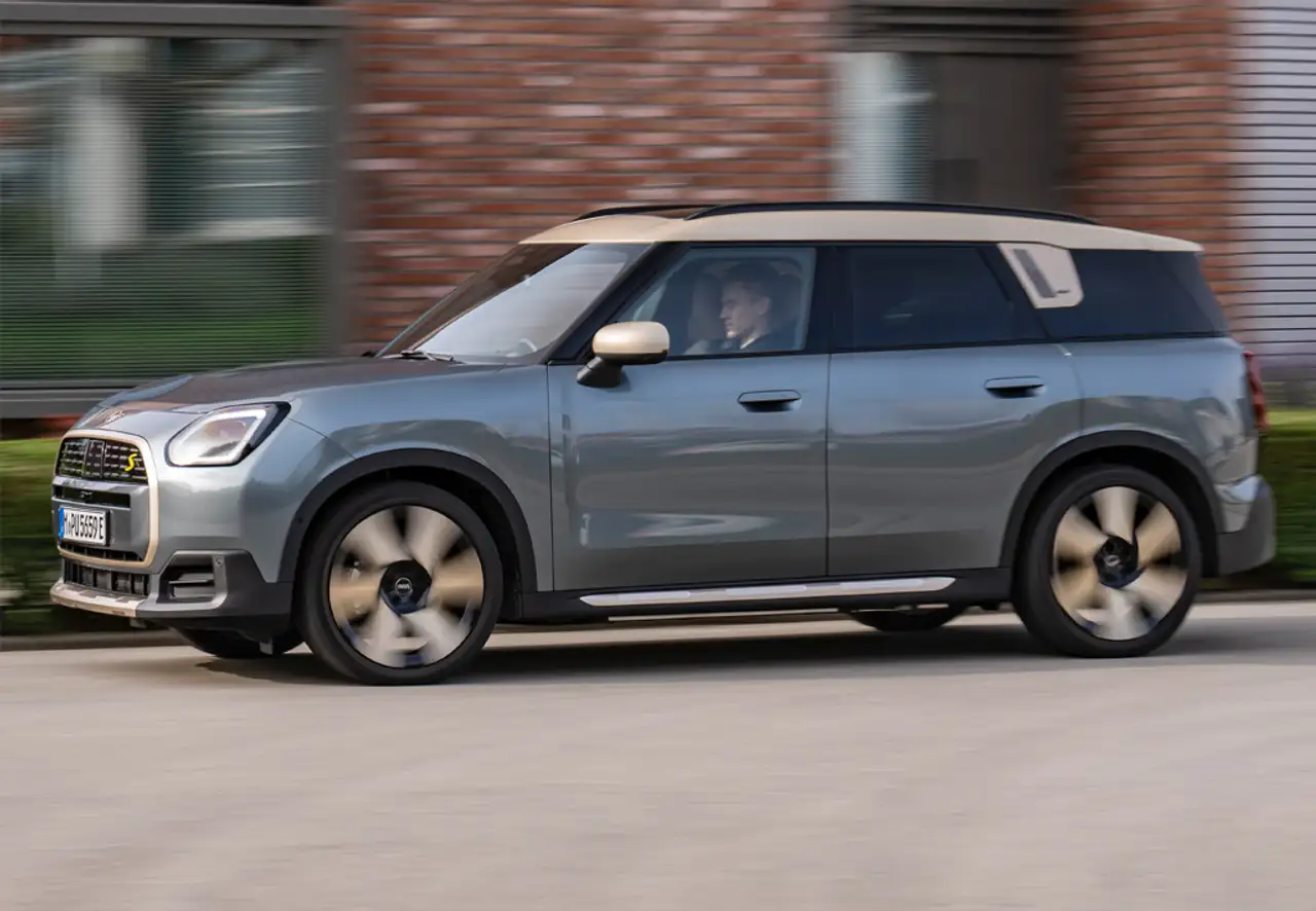 MINI One D Countryman Essential — Galería del vehículo 16