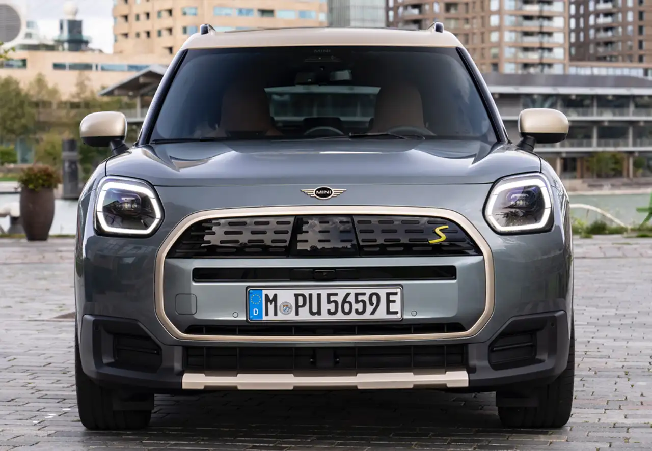 MINI One D Countryman Essential — Galería del vehículo 11