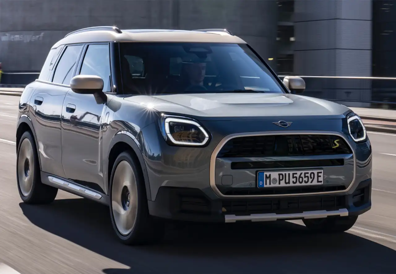 MINI One D Countryman Essential — Galería del vehículo 4