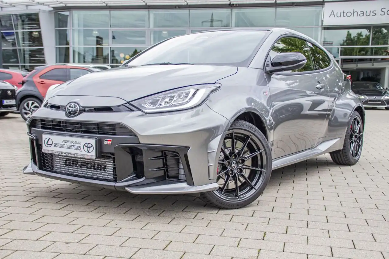 Toyota Yaris GR Automatik*Alufelgen geschmiedet — Stadtbergen