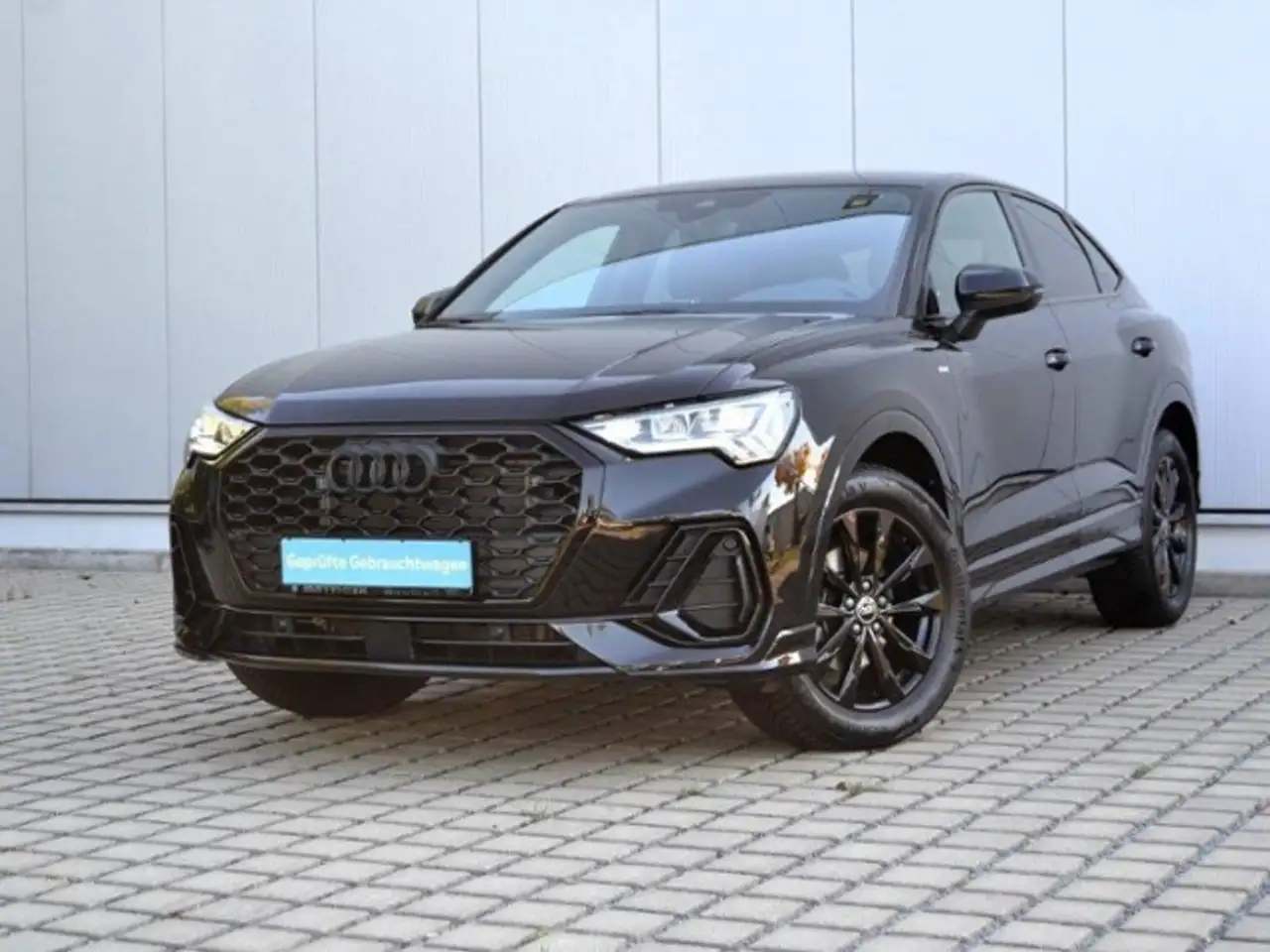 Audi Q3 Sportback 35 TFSI S line OPTIK-SCHWARZ/NAVI/BUSIN — معرض صور السيارة 3