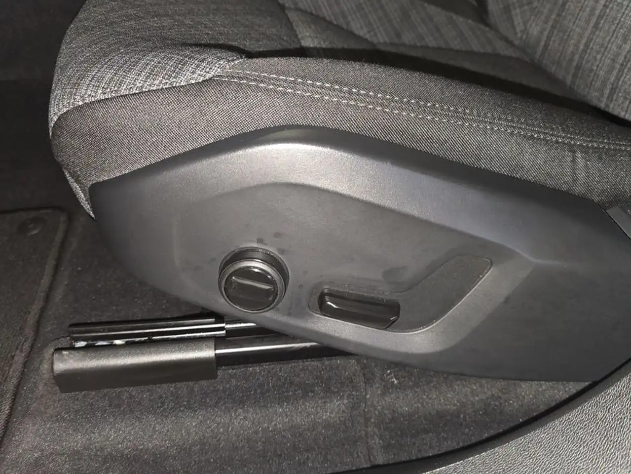 Volvo XC60 XC60 B5 B AWD Core — Vehicle gallery 18
