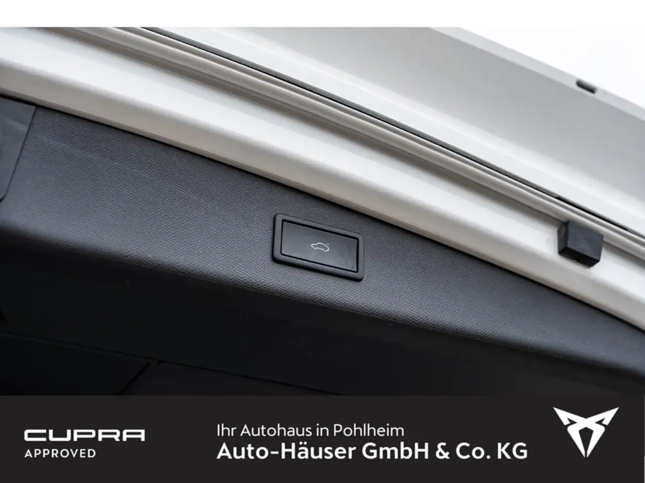 CUPRA Leon Sportstourer VZ 2.0 TSI DSG BEATS AUDIO REAR VIEW — Galerie du véhicule 10
