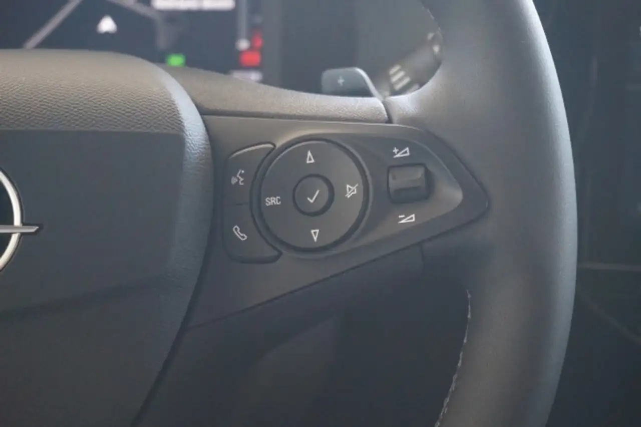 Opel Corsa CORSA F GS 1,2 TURBO NAVI KAMERA SHZ PDC LED APP — معرض صور السيارة 26