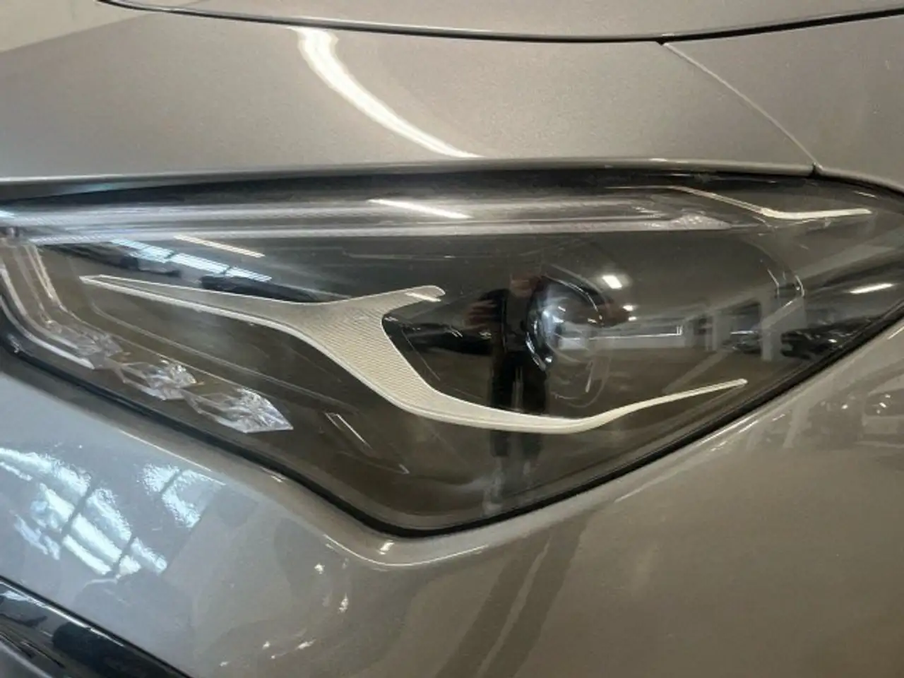 Mercedes-Benz CLA 250 250e 8G-DCT — معرض صور السيارة 13