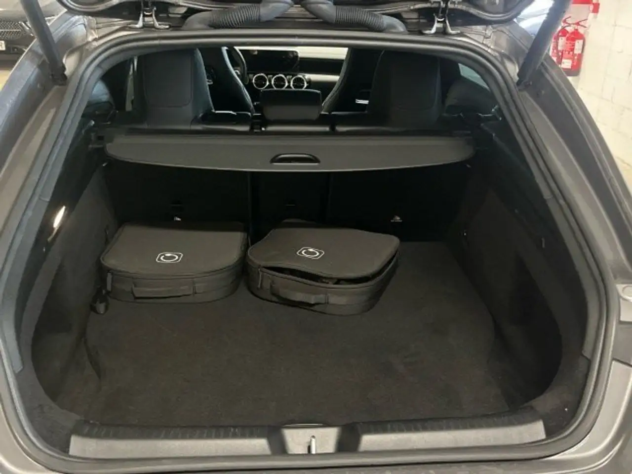 Mercedes-Benz CLA 250 250e 8G-DCT — معرض صور السيارة 12