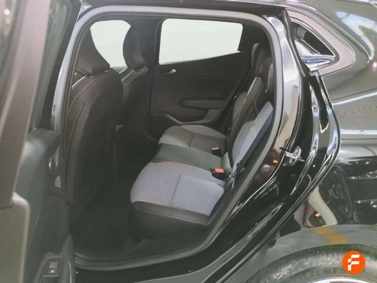 Renault Clio TCe Techno 67kW — Vehicle gallery 10