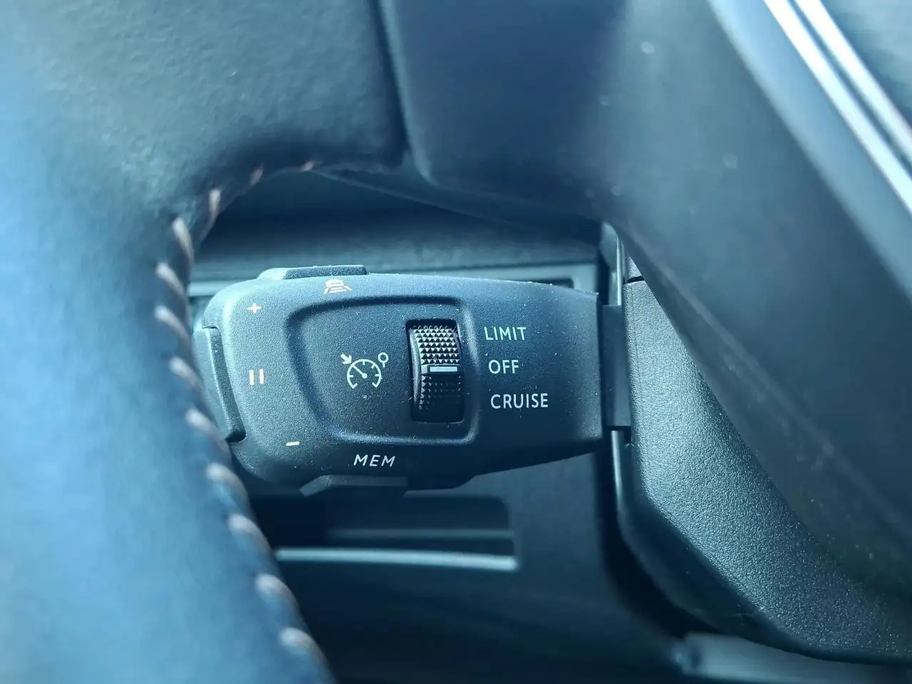 Peugeot 3008 Allure Pack Hybrid 136 e-DSC6 — Vehicle gallery 19