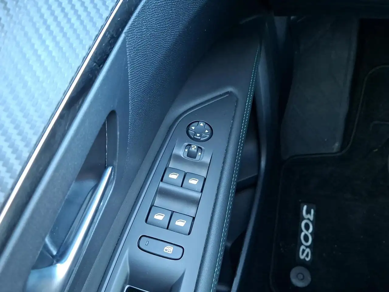 Peugeot 3008 Allure Pack Hybrid 136 e-DSC6 — Vehicle gallery 21