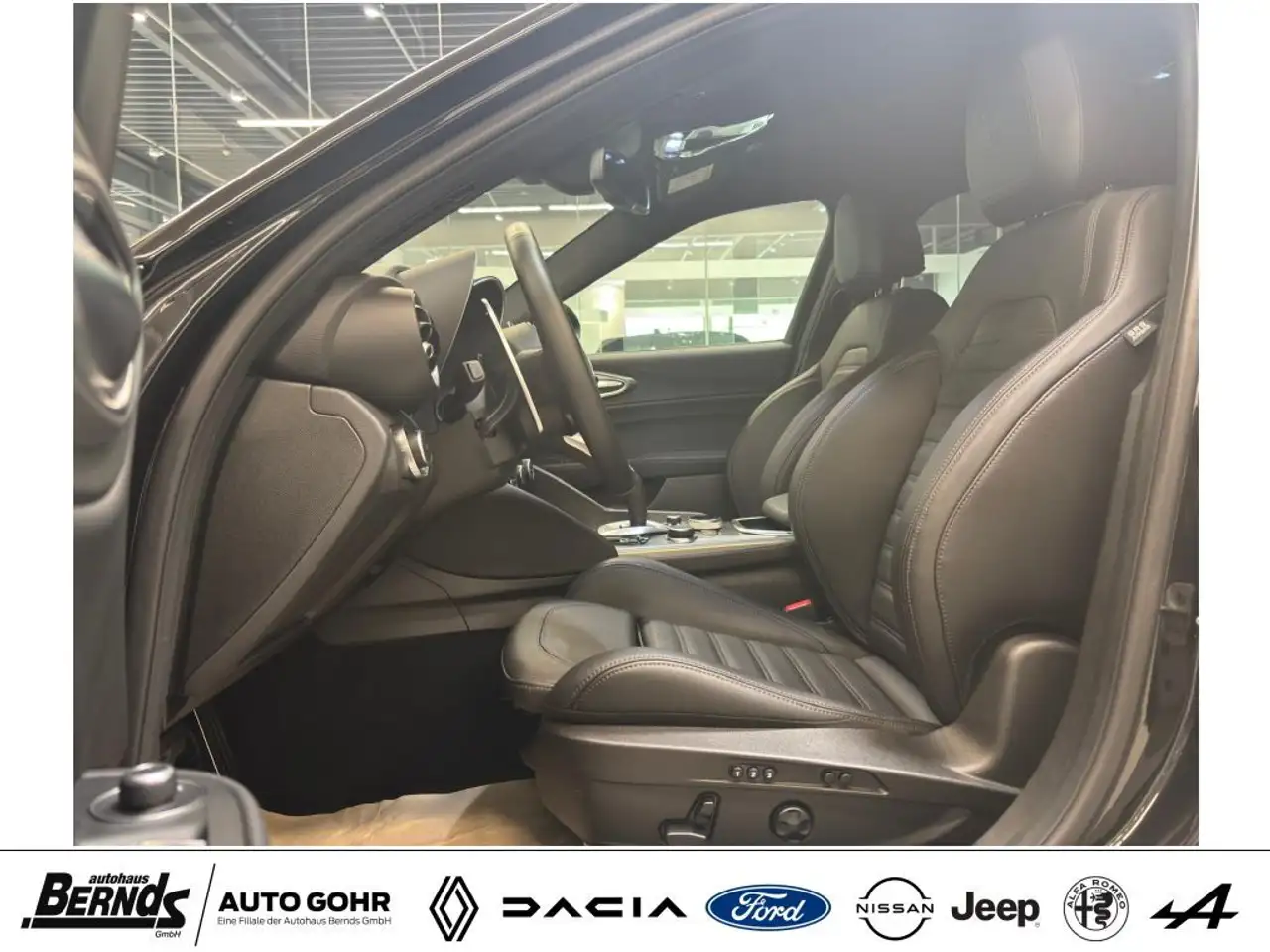 Alfa Romeo Giulia 2.0 Turbo 16V AT8-Q4 Veloce AUTOMATIK ALLRAD PDC — معرض صور السيارة 10