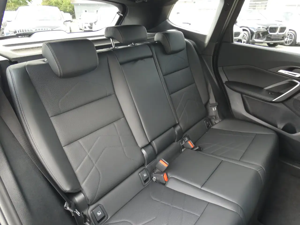 BMW iX1 xDrive30 xLine StHz+StKlima+Navi+Kamera+ACC — Galerie du véhicule 22