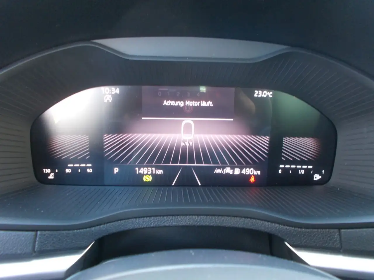 Skoda Karoq 1.5 TSI Selection * DSG * Navi * LED *uvm — Vehicle gallery 14