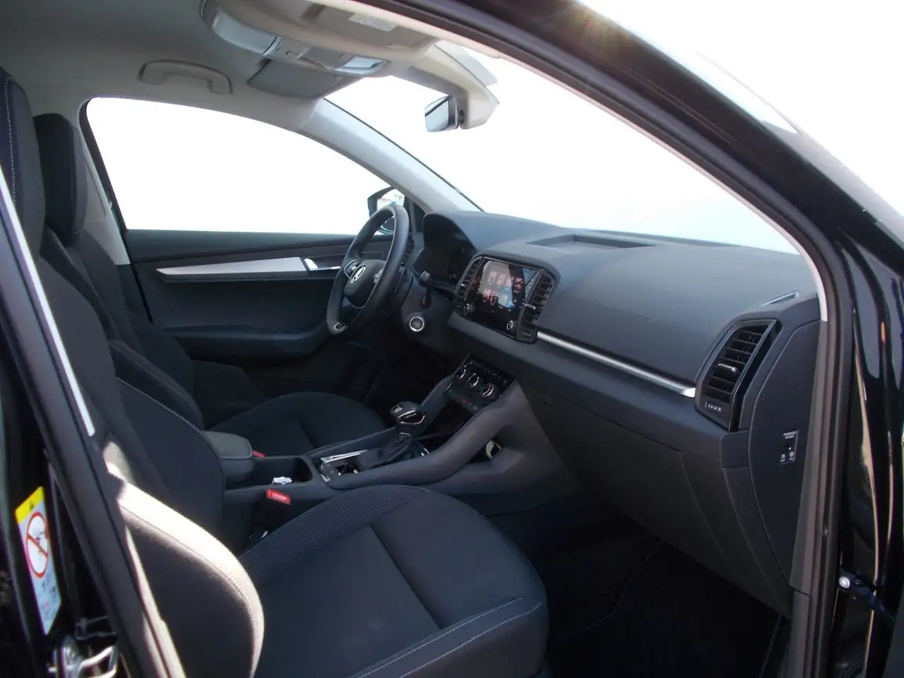 Skoda Karoq 1.5 TSI Selection * DSG * Navi * LED *uvm — Vehicle gallery 22