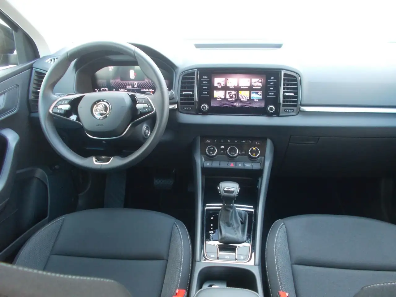 Skoda Karoq 1.5 TSI Selection * DSG * Navi * LED *uvm — Vehicle gallery 20