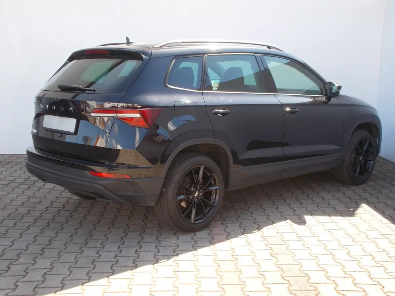 Skoda Karoq 1.5 TSI Selection * DSG * Navi * LED *uvm — Vehicle gallery 5