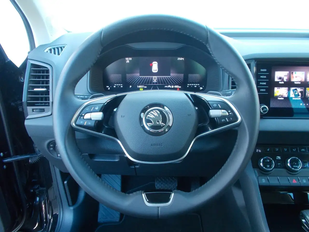 Skoda Karoq 1.5 TSI Selection * DSG * Navi * LED *uvm — Vehicle gallery 13