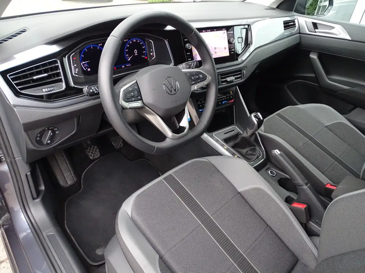 Volkswagen Polo VI Style IQ DRIVE*SITZHEIZUNG*PARKPILOT — معرض صور السيارة 10