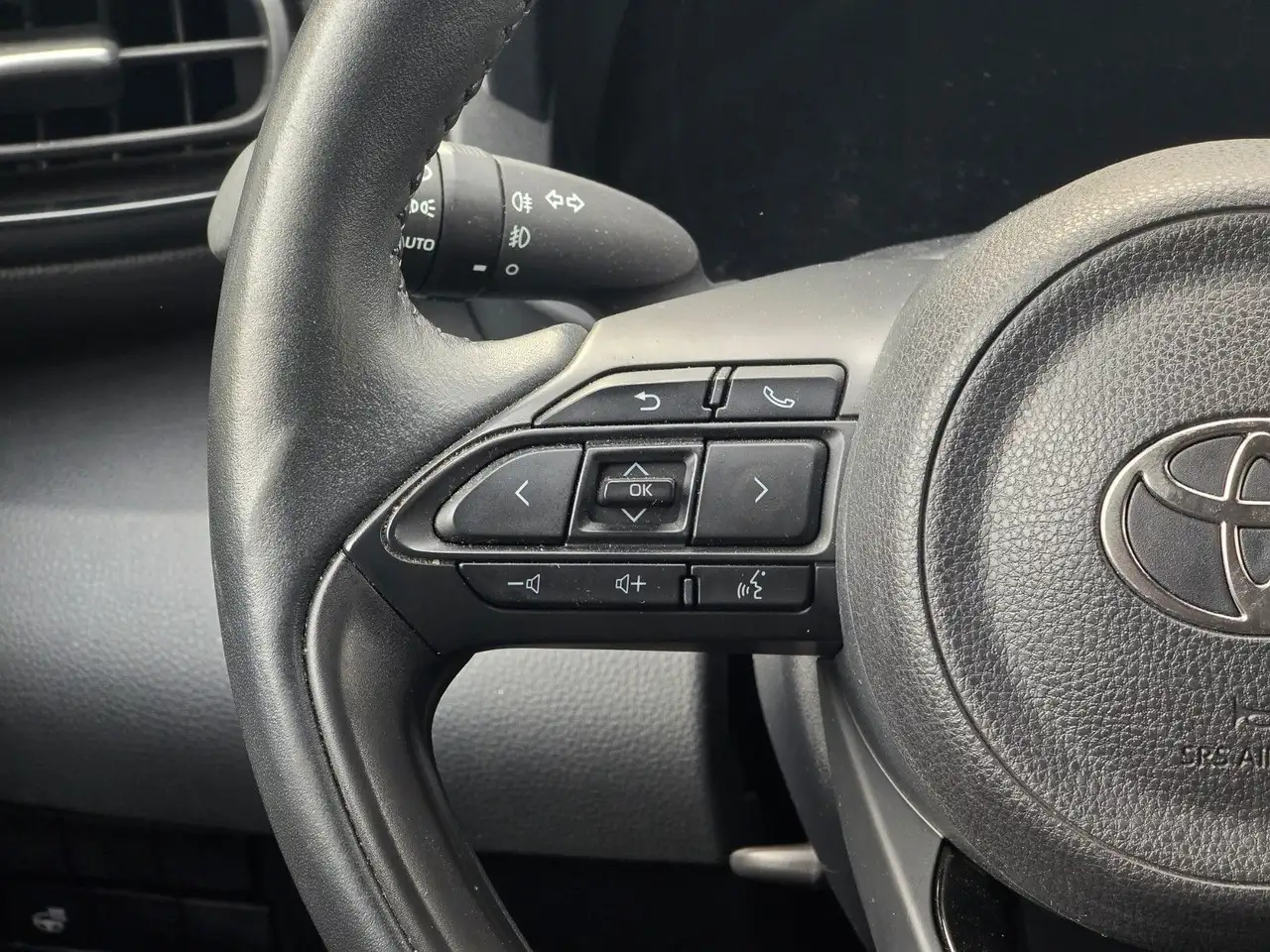 Toyota Yaris Hybrid Team D Safetypaket — معرض صور السيارة 16