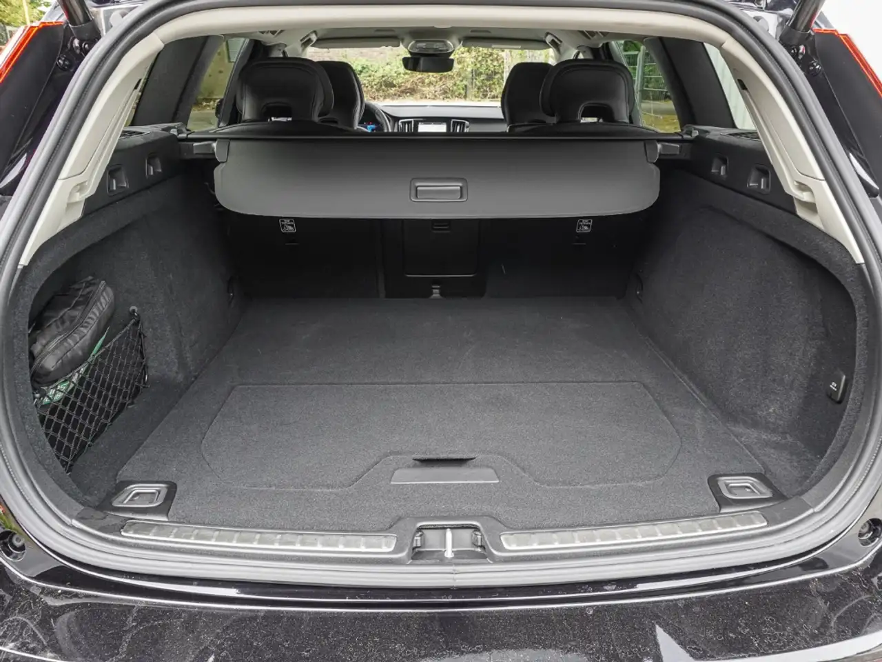 Volvo V60 Kombi Core B3 Benzin EU6d AHK Digitales Cockpit Me — Galerie du véhicule 16