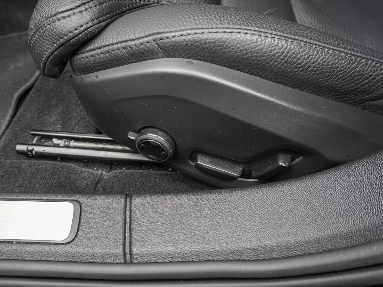Volvo V60 Kombi Core B3 Benzin EU6d AHK Digitales Cockpit Me — Galerie du véhicule 13