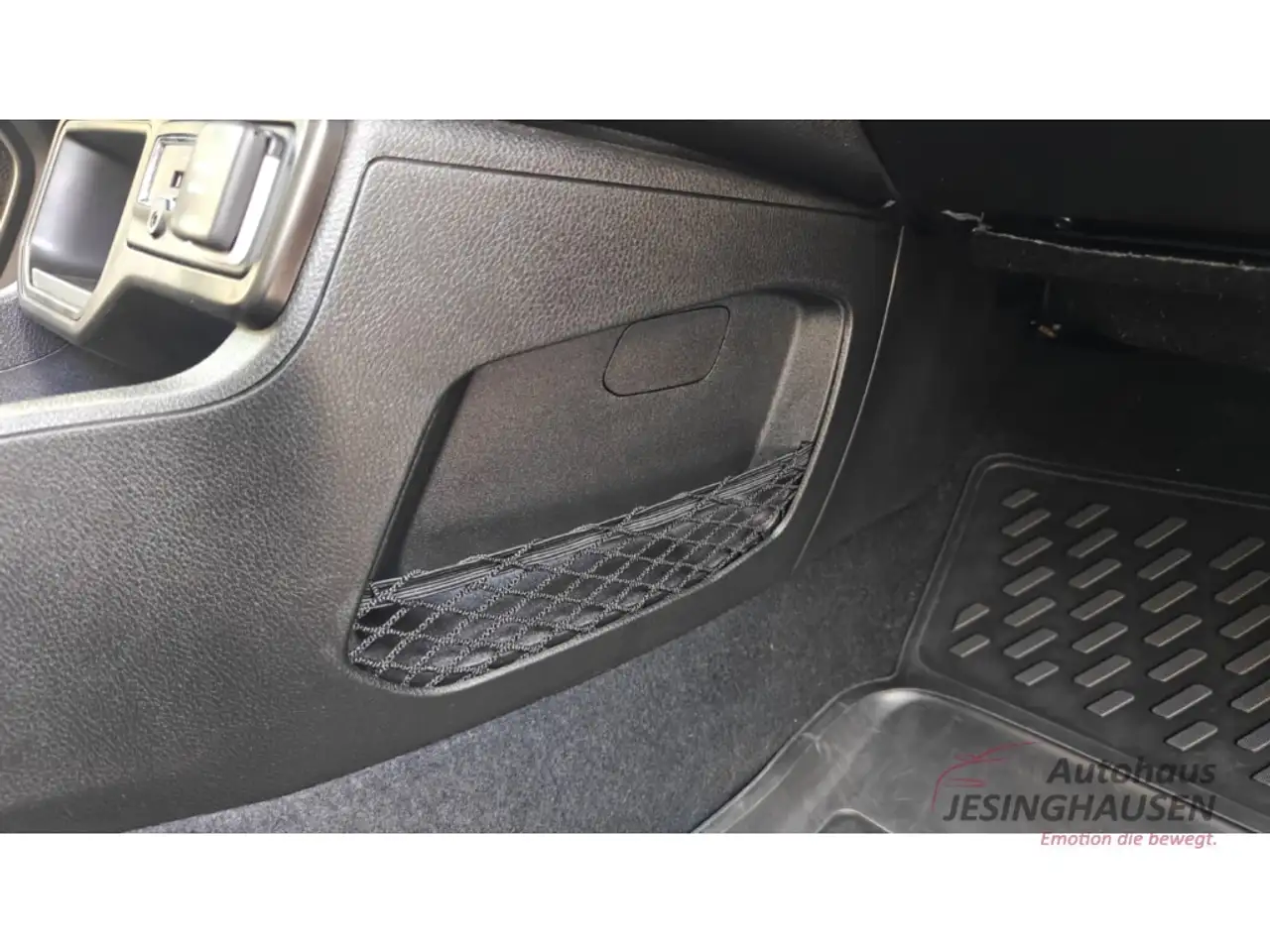 Jeep Renegade Longitude*FWD*Navi*Digitales Cockpit*LED*Blendfrei — Vehicle gallery 32