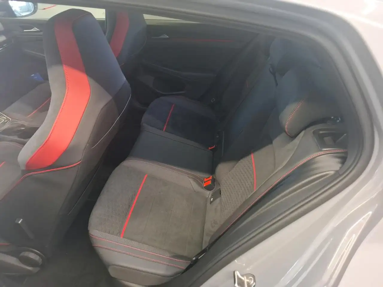 Volkswagen Golf VIII 2.0 TSI GTI Clubsport LED KAMERA — معرض صور السيارة 12