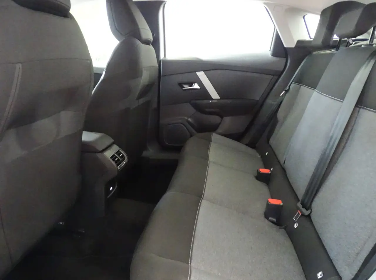 Citroen C4 Hybrid You eDSC6 100 — Vehicle gallery 14