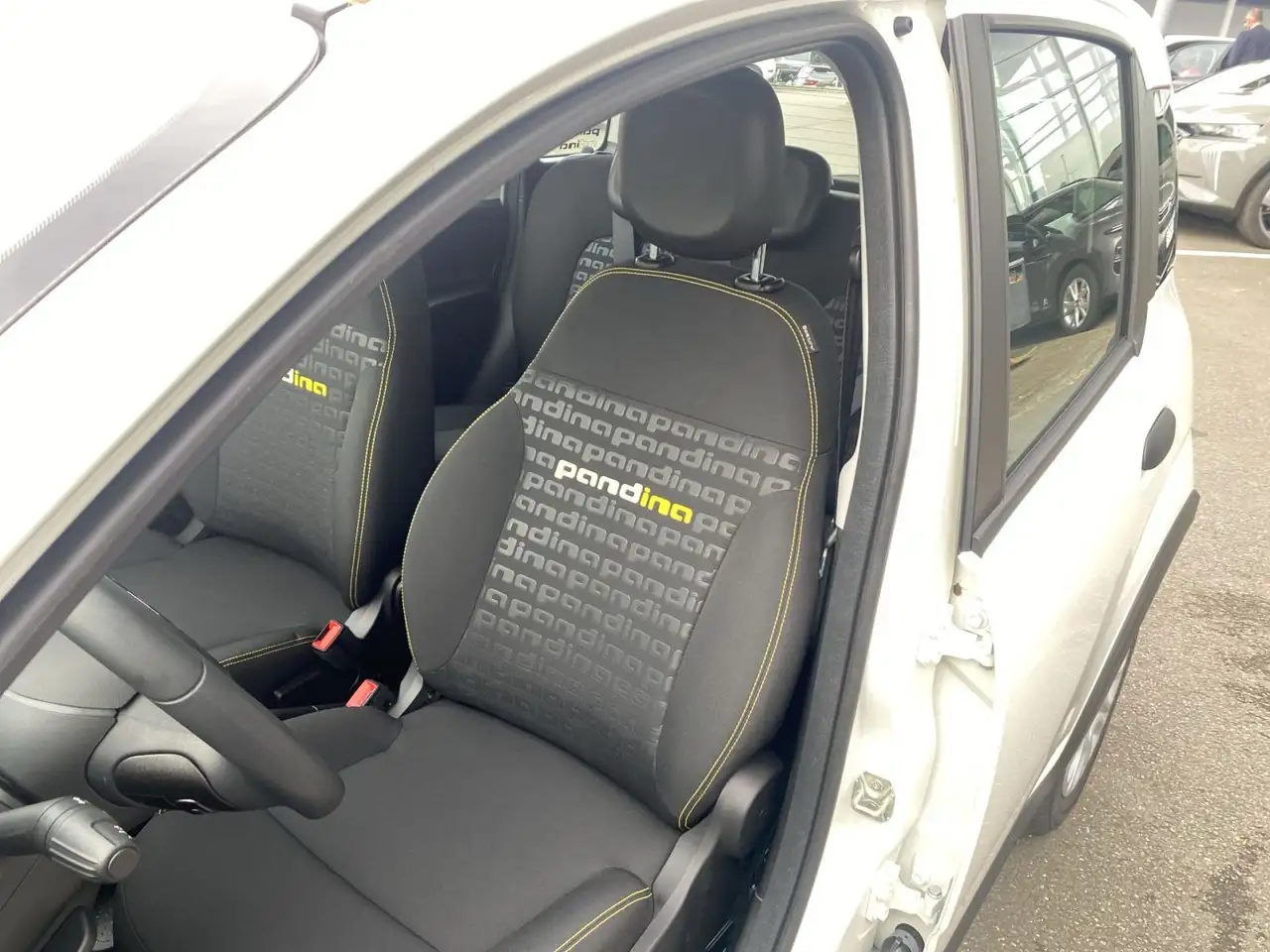 Fiat Panda 1.0 Mild Hybrid — معرض صور السيارة 11