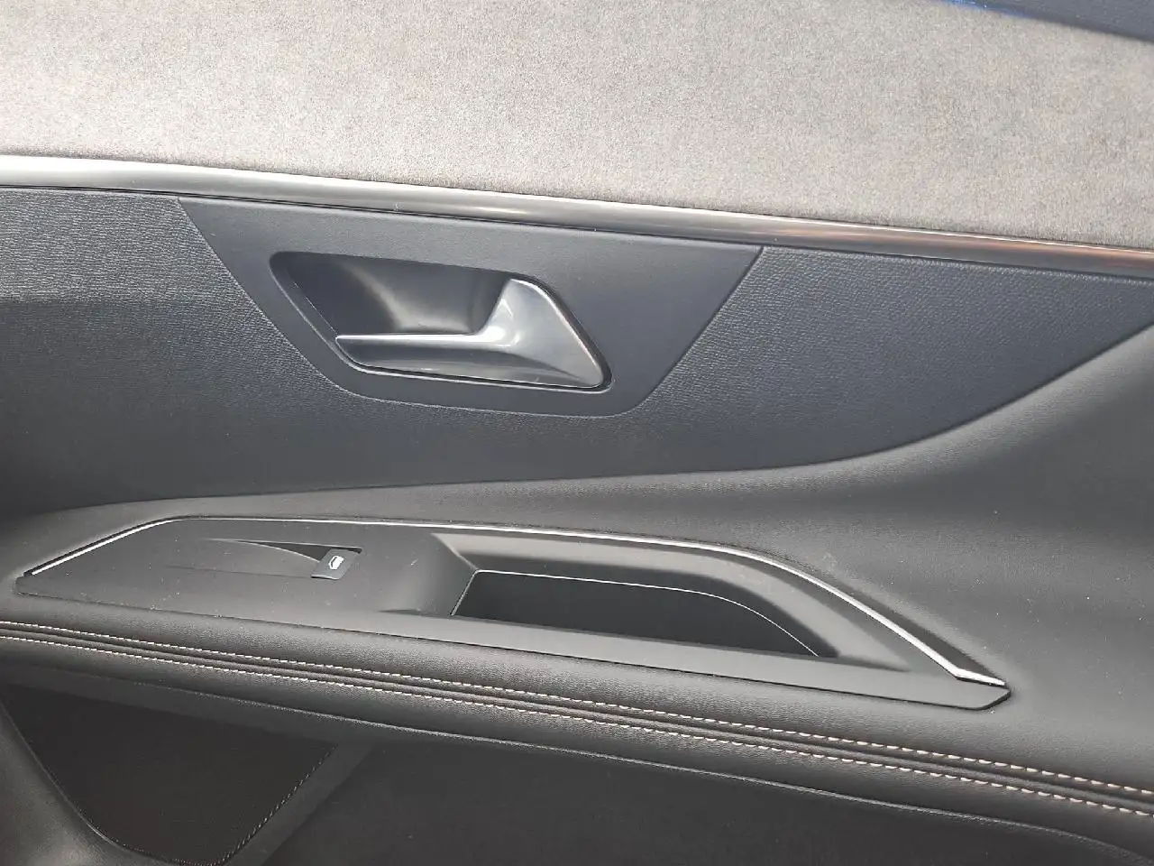 Peugeot 3008 Hybrid 136 GT — معرض صور السيارة 17