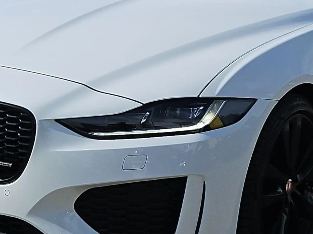 Jaguar XE P250 R-Dynamic HSE/Matrix-LED/ACC/Apple/eGSD — Galerie du véhicule 6
